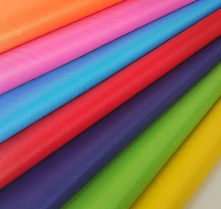 Hotsale 210t 70d 방수 립스톱 65GSM 다운 재킷 코트 슈트 안감 나일론 태피터 원단 (1)